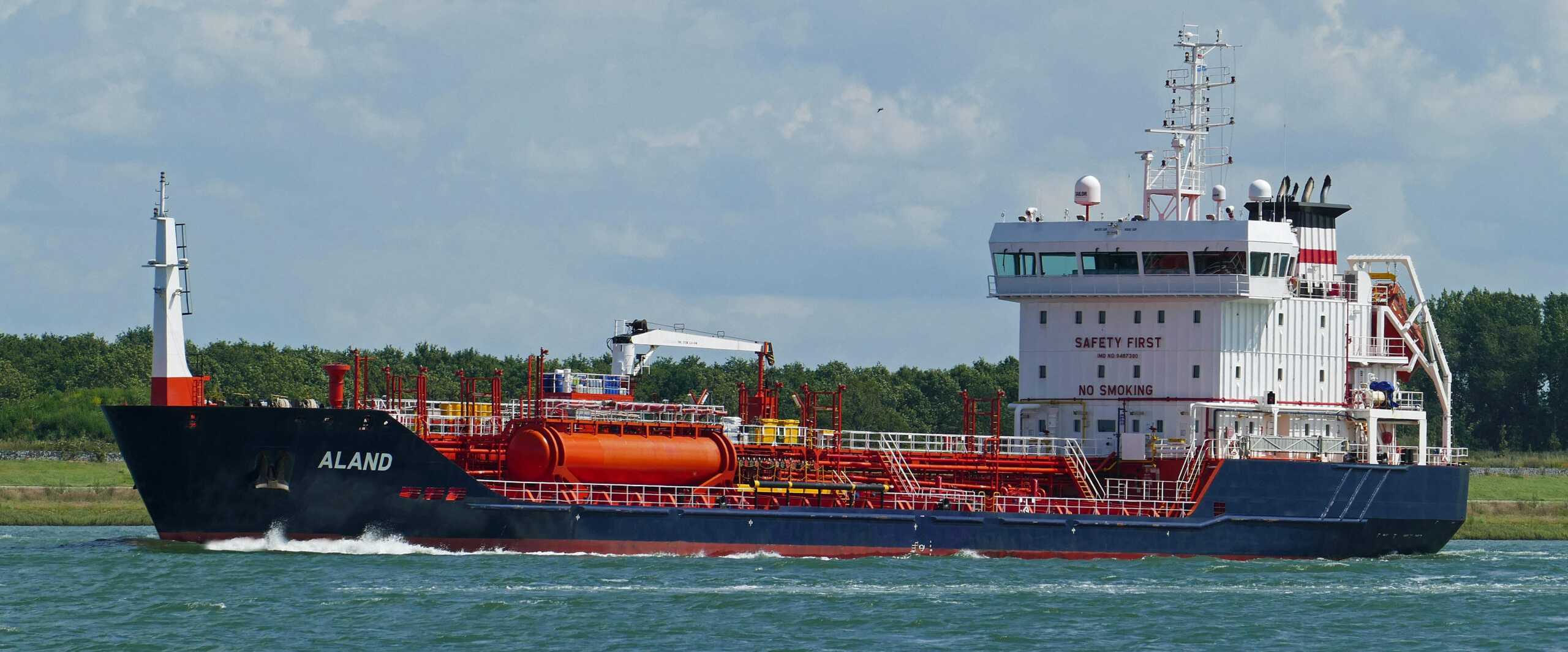 Besiktas Shipping | M/T ALAND (9487380)